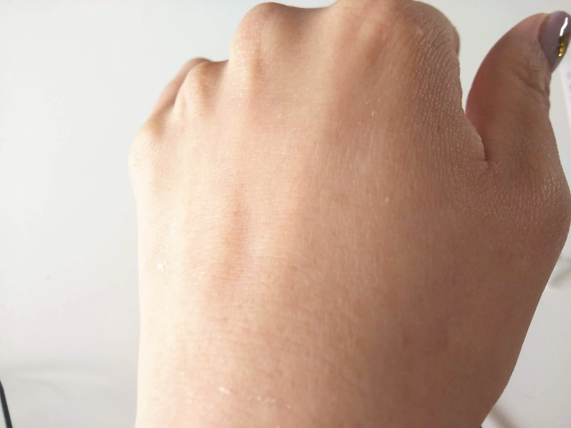スリンキータッチピールオフパック口コミ 顔の産毛処理で肌トーンアップ